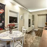 White Lux Next To The Old Town With Free Parking Апартаменты *