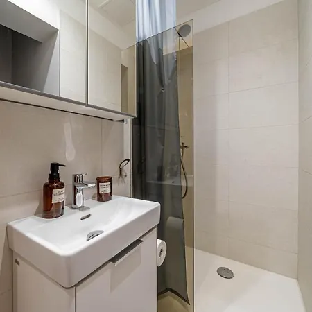 Apartment White Lux Next To The Old Town With Free Parking And High Speed Internet *