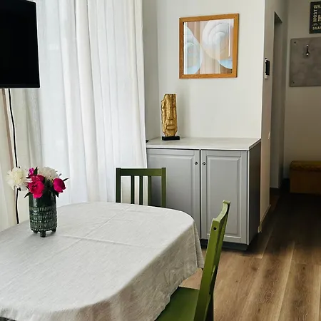 Apartment White Lux Next To The Old Town With Free Parking And High Speed Internet *