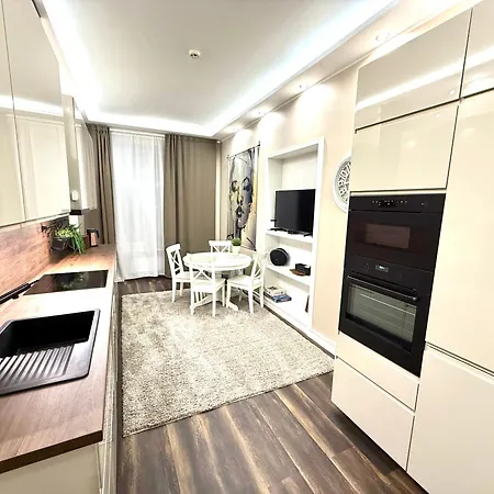 White Lux Next To The Old Town With Free Parking And High Speed Internet *