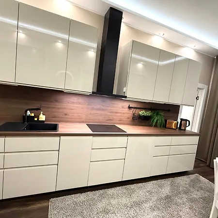 White Lux Next To The Old Town With Free Parking