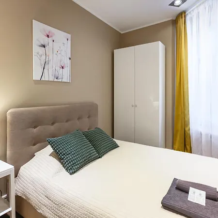White Lux Next To The Old Town With Free Parking ريغا