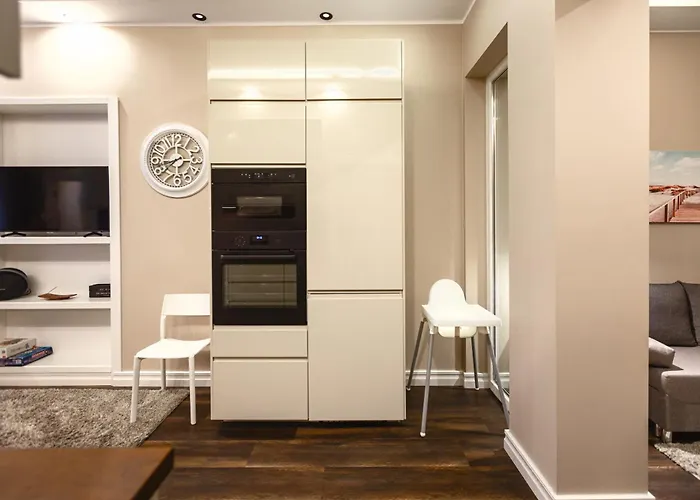 White Lux Next To The Old Town With Free Parking