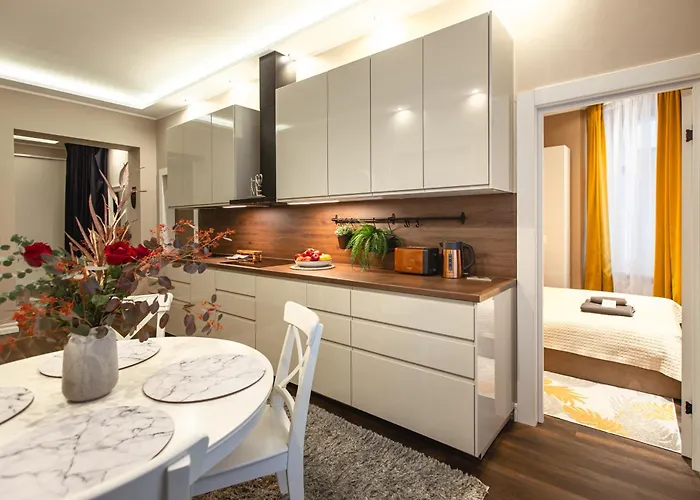 White Lux Next To The Old Town With Free Parking Apartment